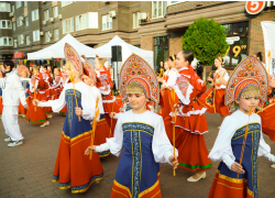 В магазинах «Пятёрочка» ростовчане погружались в мир слепых, учились медпомощи и готовили пряники для дома престарелых 