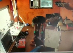 В Ростове вооруженный мужчина ограбил пункт приема металлолома