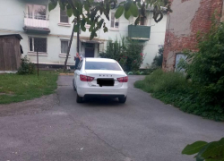 В Ростовской области  «Лада Гранта» сбила годовалую девочку