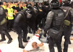 ОМОН избил болельщиков «Спартака» после матча с «Ростовом»