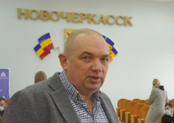 В гордуме Новочеркасска депутата Рахнянского лишили мандата из-за акций Tesla его бывшей жены