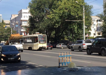 Гейзер на Буденновском спровоцировал серьезные пробки