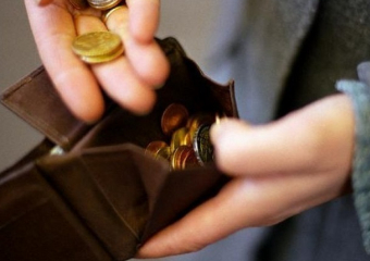 Самые малоимущие жители Ростовской области получат деньги "от губернатора"