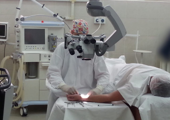 Ростовские врачи спасли мужчине руку, попавшую под «гильотину»