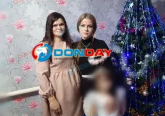 Погибших в страшном пожаре сестер похоронили в одном гробу в Ростовской области