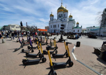 В Ростовской области запретят оставлять электросамокаты возле социальных объектов