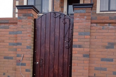 Изготовление и монтаж металлических откатных и распашных ворот. - 