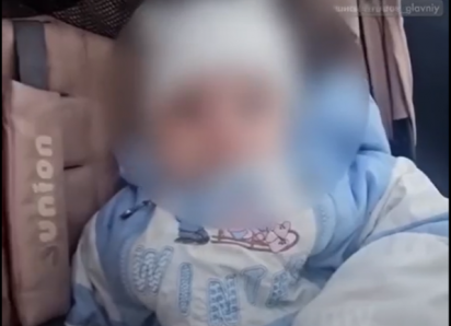 В Ростове женщина оставила коляску с ребёнком на остановке на Зоологической и исчезла