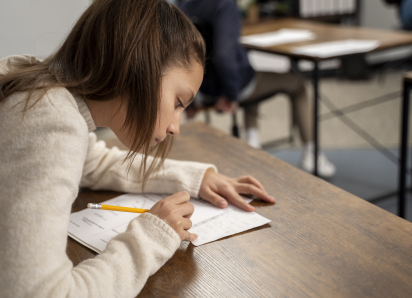 В Ростовской области дети, не сдавшие ОГЭ, смогут бесплатно пройти профобучение на слесарей, сварщиков и вожатых