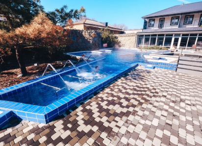 Первомай с шашлыком и баней: в СПА-клубе City Creek рассказали о программе на выходные