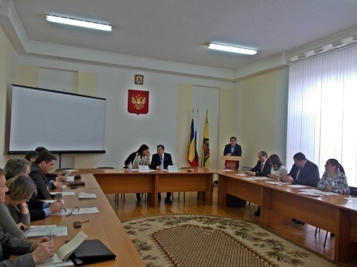 Шахтинские депутаты добавили условие отрешения руководителей мэрии от должности