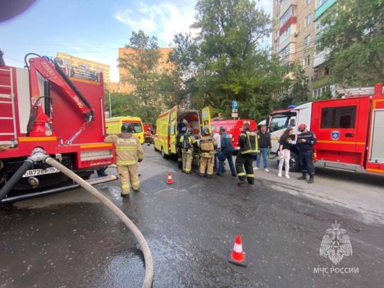 В Ростове из-за крупного пожара в девятиэтажке эвакуировали 30 человек