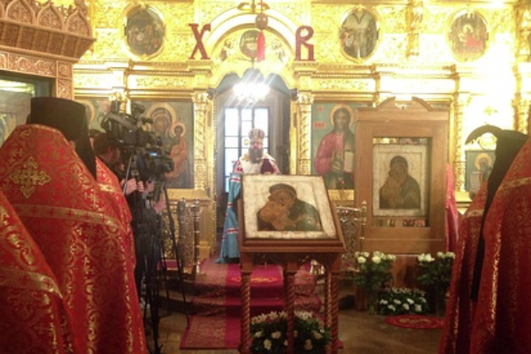 Губернатор Василий Голубев принял участие в церемонии освящения копии Донской иконы Божией Матери