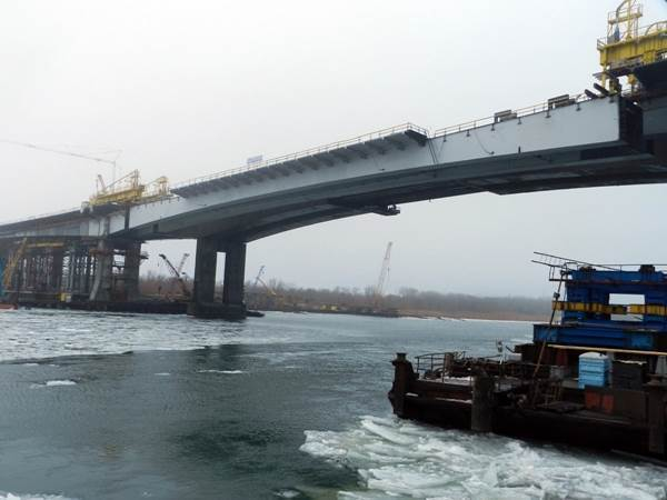 В Ростове завершен подъем центрального пролета нового Ворошиловского моста. Видео
