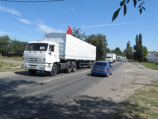 Гуманитарный конвой из 100 грузовиков отправился на восток Украины