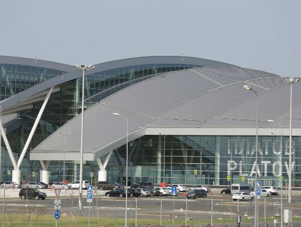 Проблемы с транспортом в «Платове» признали 90% посетивших аэропорт