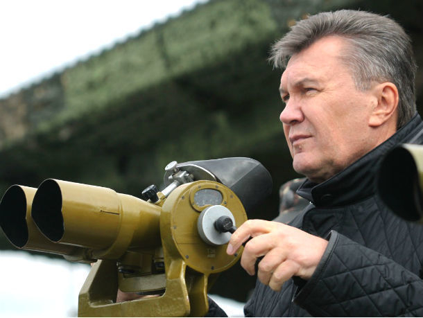 Детективную историю об исчезновении Януковича из Ростова обнародовала с документом военная прокуратура Украины