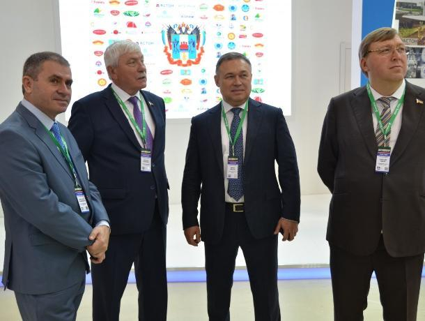 Ростовский министр сельского хозяйства на выставке в Москве скрыл провальные цифры по отрасли
