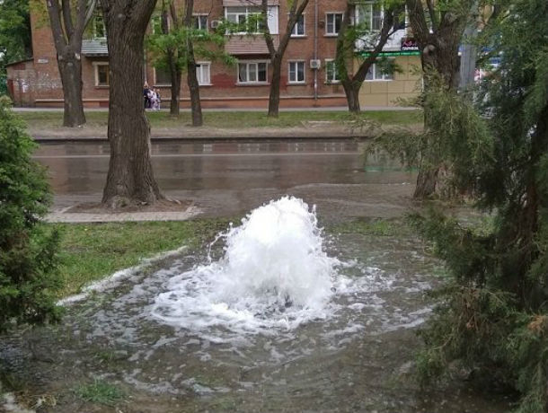 «Коммунальный» фонтан в Таганроге разозлил местных жителей
