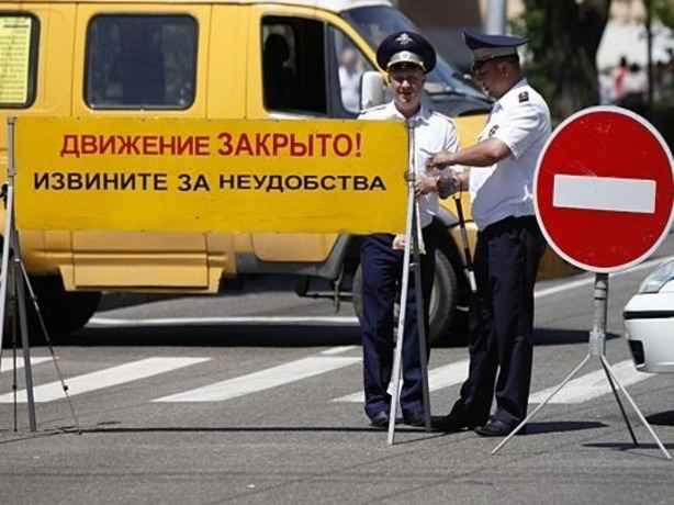В центре Ростова перекрыли движение всех транспортных средств