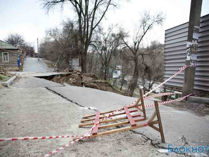 В Ростове жильцы дома, оказавшегося на грани разрушения, подали иск к чиновникам
