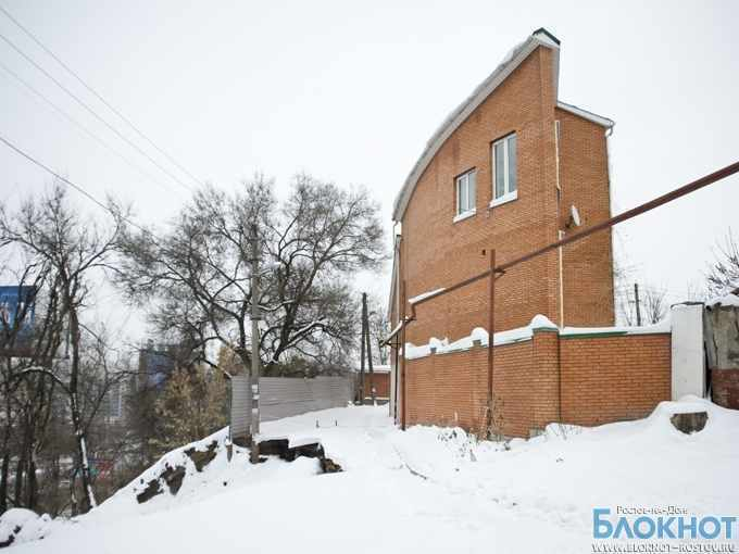 В Ростове жильцы дома, находящегося на грани обрушения, скитаются по гостиницам