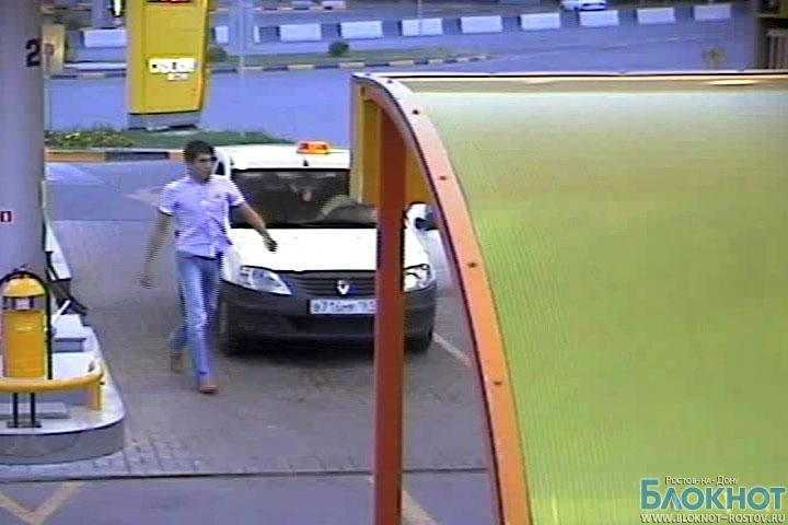 В Ростове мужчина угнал такси c автозаправки