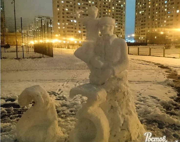 «Снежный скульптор» из Ростова поздравил горожан с 23 февраля