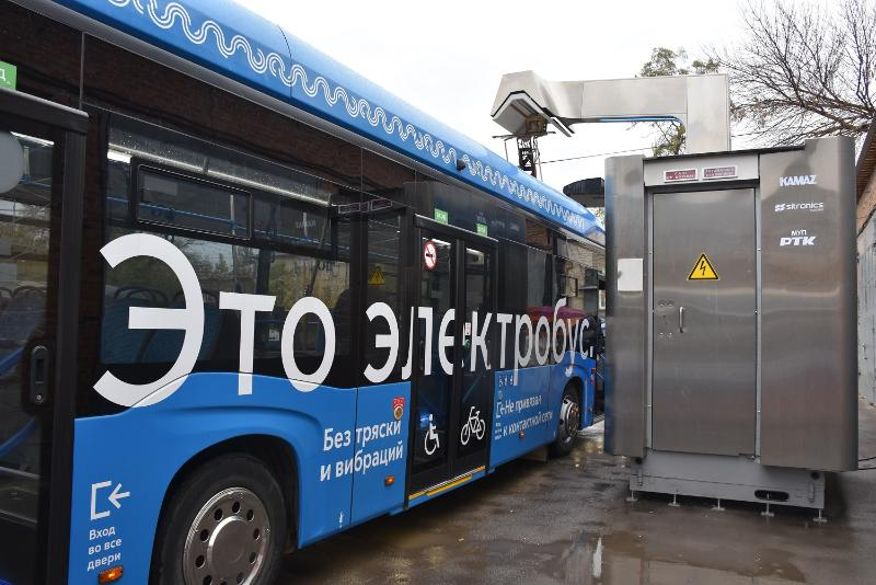 В Ростове-на-Дону в тестовом режиме запустили электробус и зарядную станцию