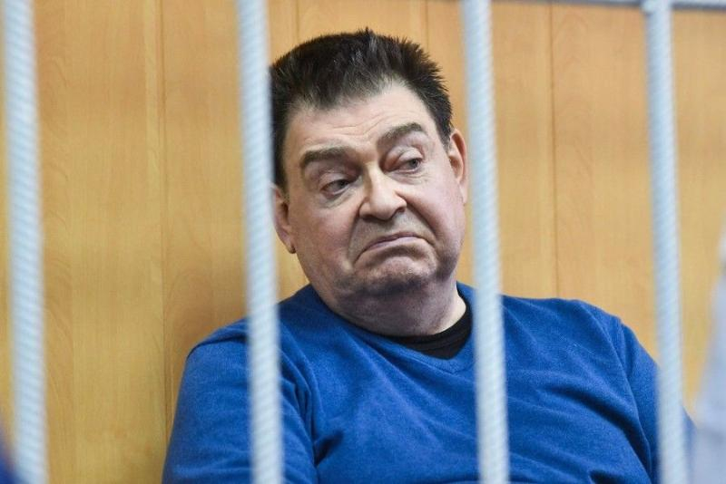 В Ростове вынесли приговор мужчине, обещавшему вытащить из тюрьмы бизнесмена Варшавского за 1,5 млн долларов
