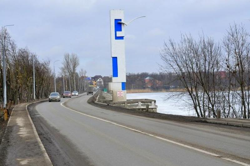 Власти Ростова пожаловались на сложные взаимоотношения с ресурсниками при строительстве дорог