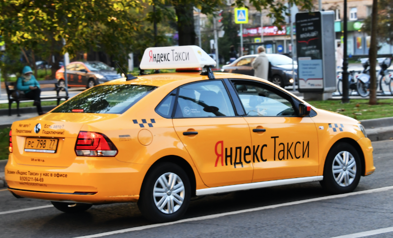 В апреле и мае у таксистов в Ростове резко выросли доходы