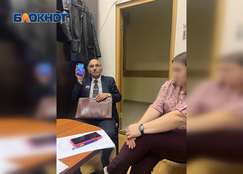 В Ростове мужчина обещал трудоустроить выпускника вуза в ФСБ за 470 тысяч рублей