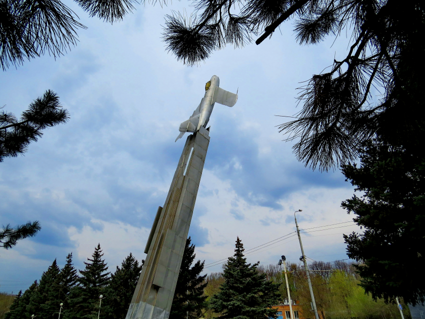 В Ростове мемориал военным летчикам почти завершен 
