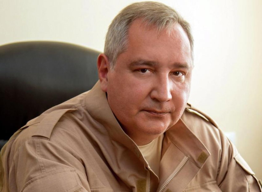 Пострадавшего из-за обстрела Дмитрия Рогозина доставили в военный госпиталь Ростова-на-Дону