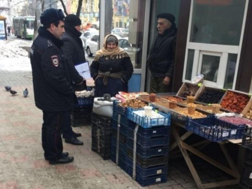 В Ростове разогнали предприимчивых продавцов сухофруктов, орехов и семечек