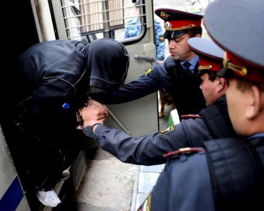 В Ростовской области задержали мошенника, находившегося в федеральном розыске