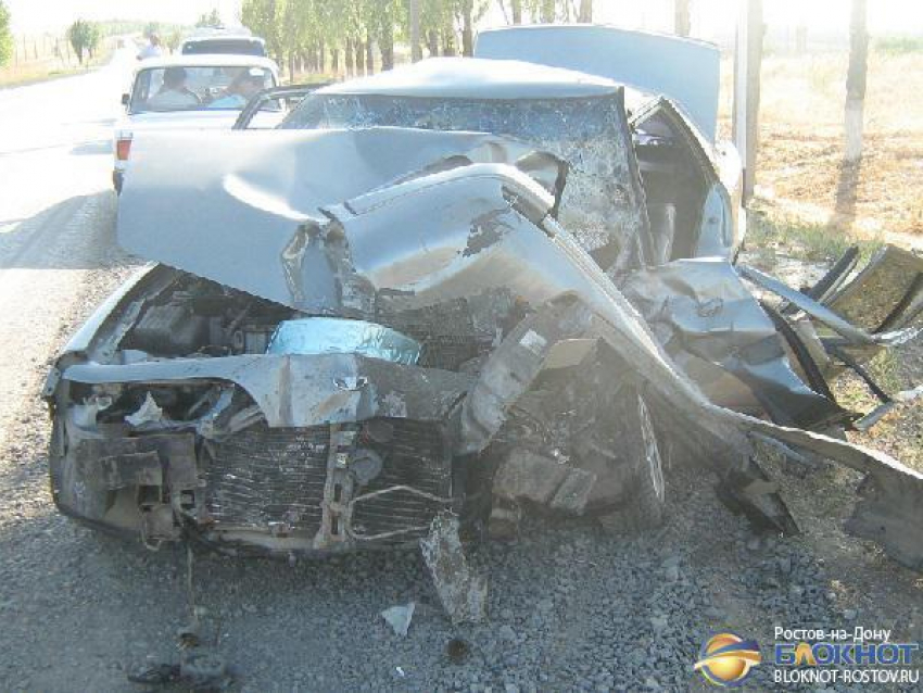 На Дону женщина-водитель на Daewoo врезалась в MAN и погибла, ее дочка пострадала