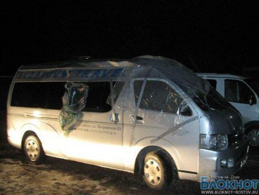 Автобус с юными волейболистками перевернулся под Волгодонском (фото с места ДТП)