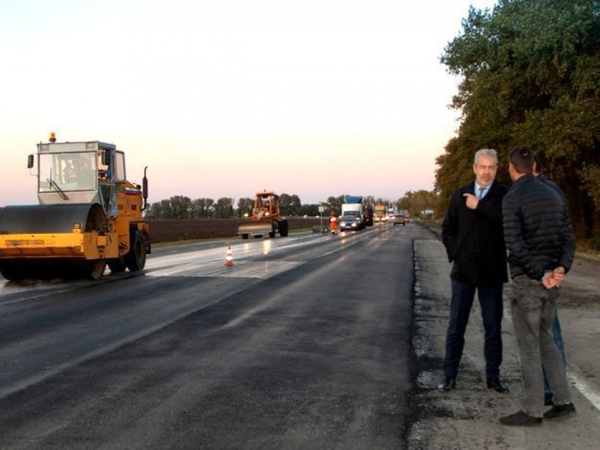 146 километров «безопасных и качественных» дорог пообещал Ростовской области к 1 ноября министр транспорта Иванов