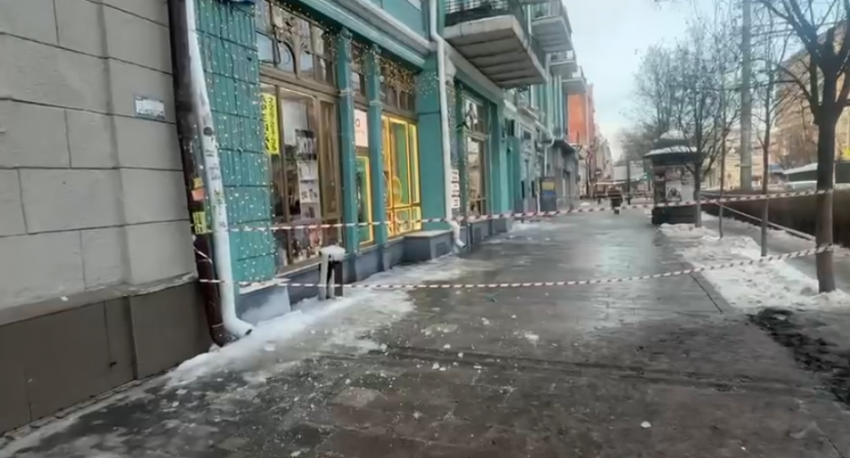 Улицы Ростова превратились в огромный каток