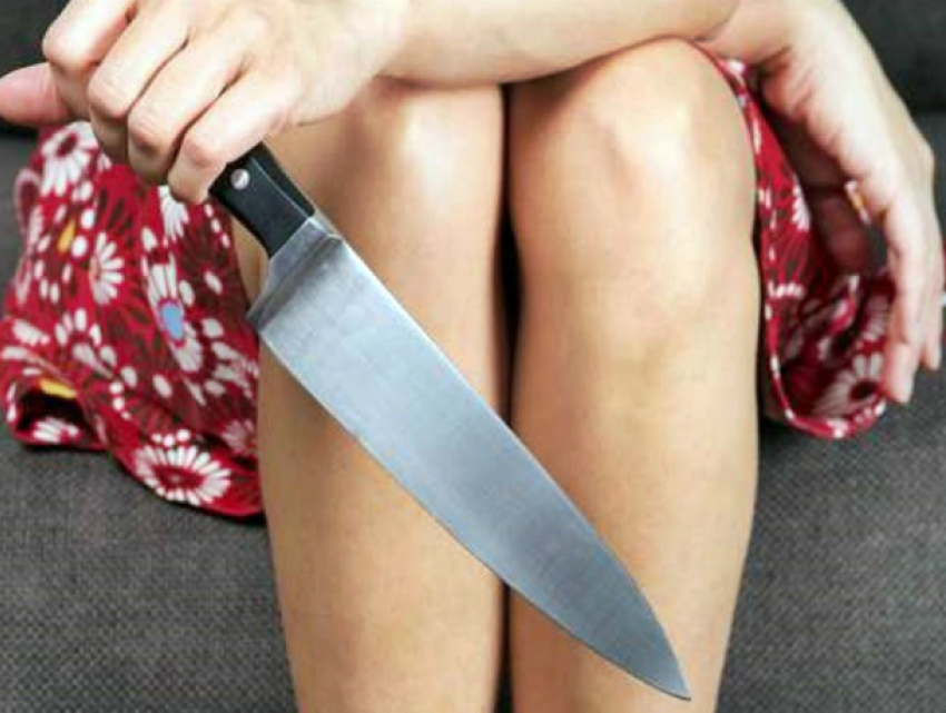 Тремя ударами ножа решила прекратить отношения с надоевшим любовником жительница Ростова