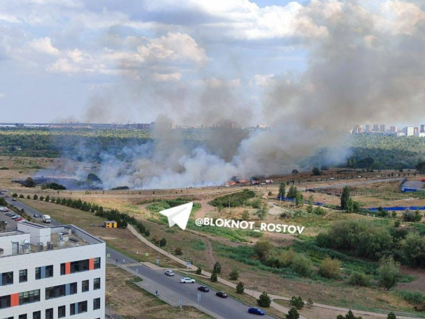 Суворовский в дыму: крупный пожар локализовали в Ростове