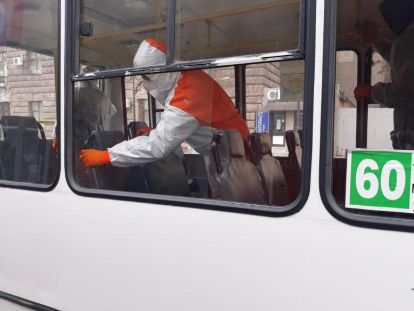В Ростове вновь стали дезинфицировать автобусы на конечных остановках