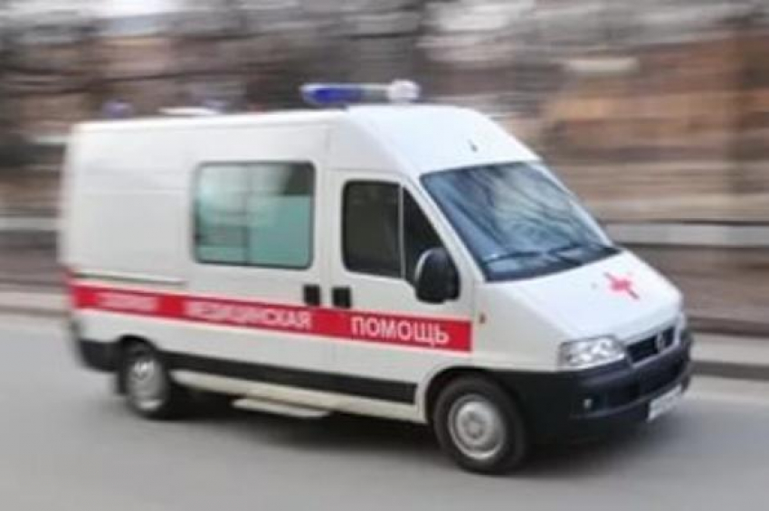 Школьница попала под колеса иномарки в Таганроге