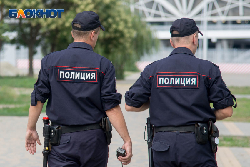 В Ростове двух сотрудников полиции поймали на взятке