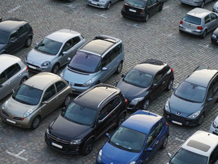 Полмиллиона на парковку для такси готов потратить «Платов"