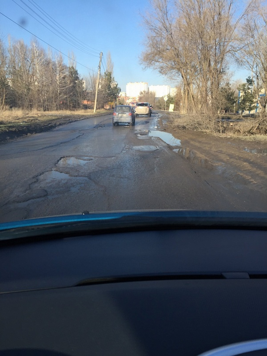 В Ростове на Суворовском отремонтируют дорогу