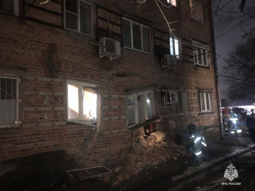 В Ростове-на-Дону обрушилась стена пятиэтажного жилого дома на Нариманова