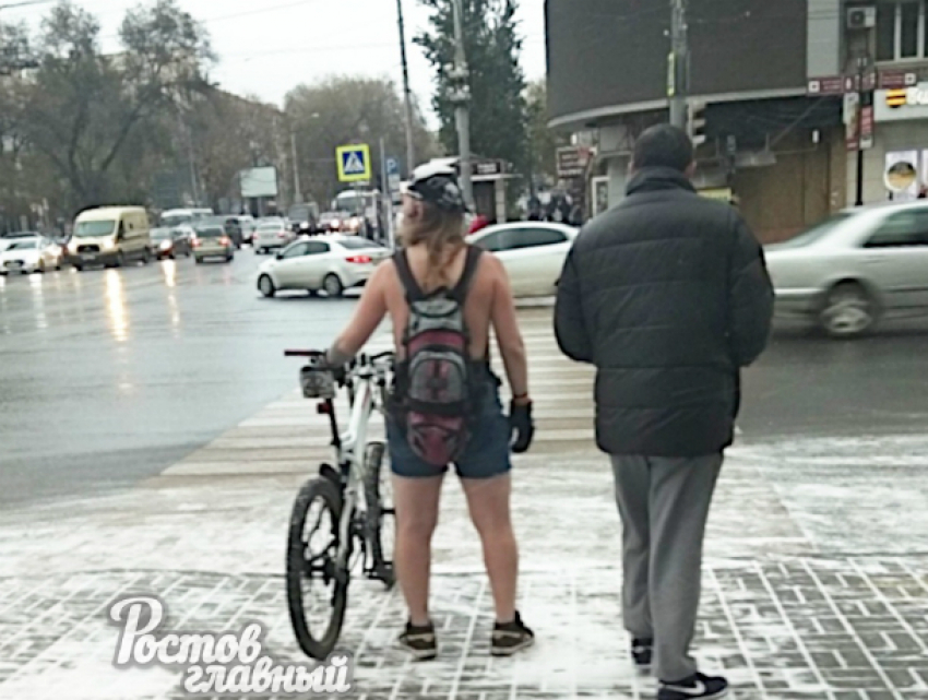 Ростовчанин решил освежиться морозным вечером в центре города